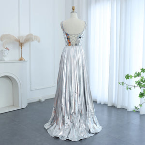 Vestido Longo com Brilho e Detalhes de Diamantes