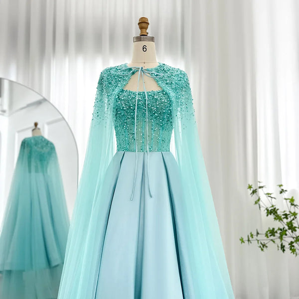 Vestido de Festa Luxo com Capa e Detalhes em Cristais