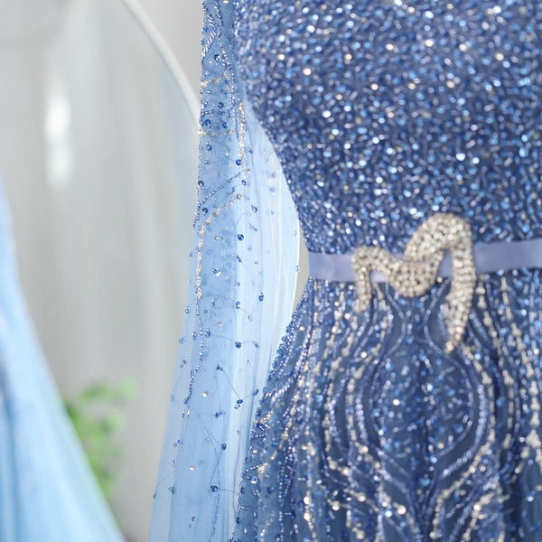 Vestido de Festa com Manga Capa Lion