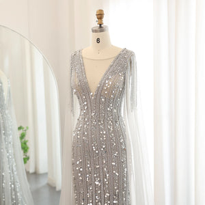 Vestido de Festa Longo Prateado com Decote V Brilho - Modelo Especial