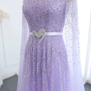 Vestido de Festa com Manga Capa Lion