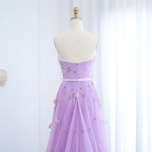 Vestido de Festa Lilás Encanto em Renda Slit