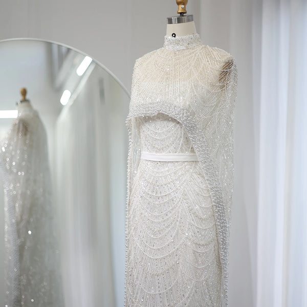 Vestido de Festa Luxuoso com Pérolas e Capa