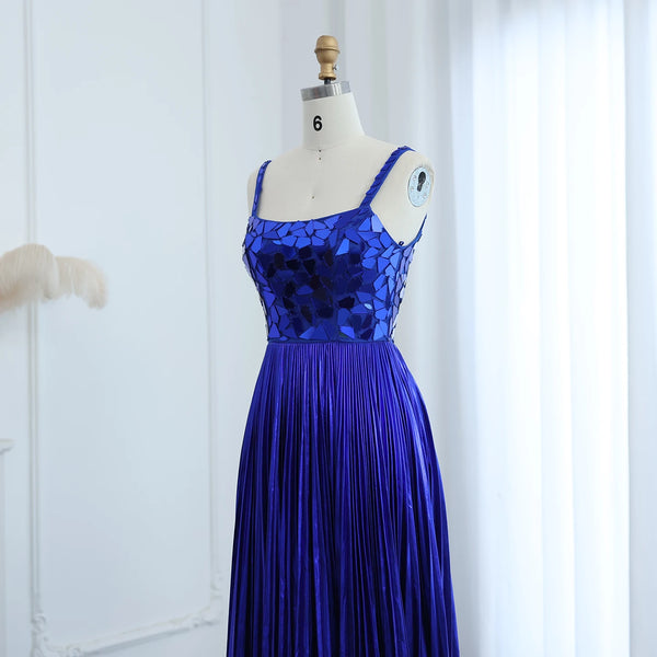 Vestido Longo com Brilho e Detalhes de Diamantes