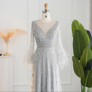 Vestido de Festa Longo Gala com Detalhes em Plumas