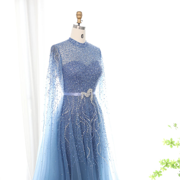 Vestido de Festa com Manga Capa Lion