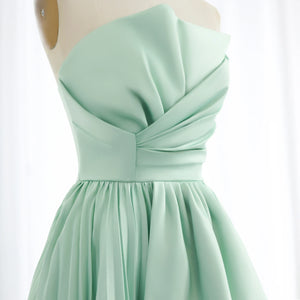 Vestido de Festa Longo Encantador em Tule com Cristais