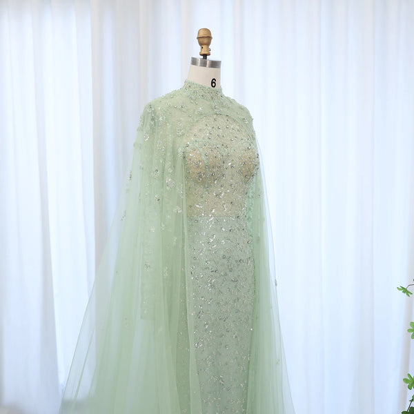Vestido Longo com Capa e Pedrarias Sky