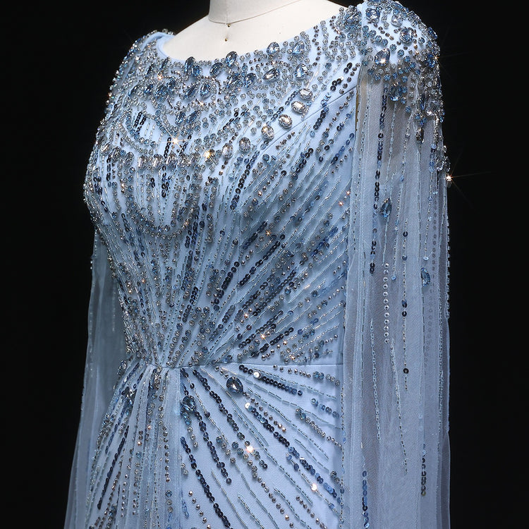 Vestido de Festa Maxi Luxo Adornado em Cristais com Capa e Busto Detalhado
