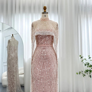 Vestido de Festa Luxuoso com Pérolas e Capa