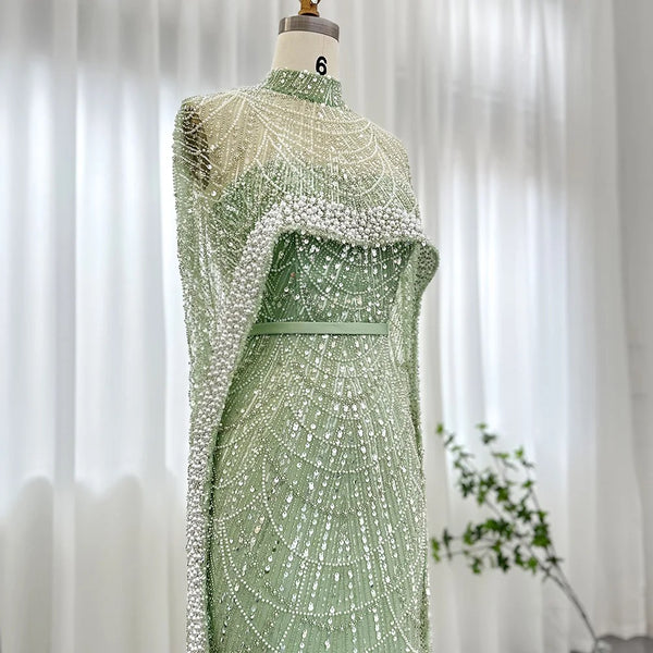 Vestido de Festa Luxuoso com Pérolas e Capa