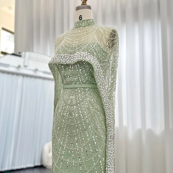 Vestido de Festa Luxuoso com Pérolas e Capa