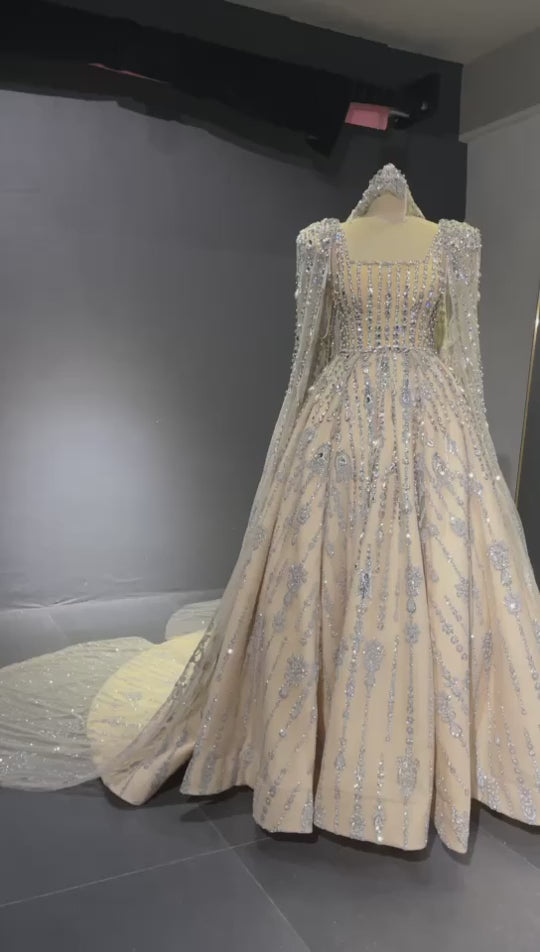 Vestido de Noiva em Tule Todo Decorado em Pérolas e Brilho – Moncalieri