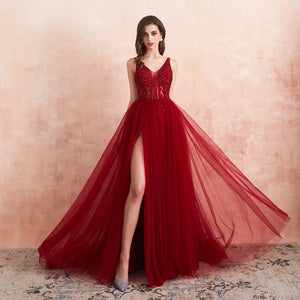 Vestido de Festa Longo em Tule com Detalhes em Cristais (Pronta Entrega)