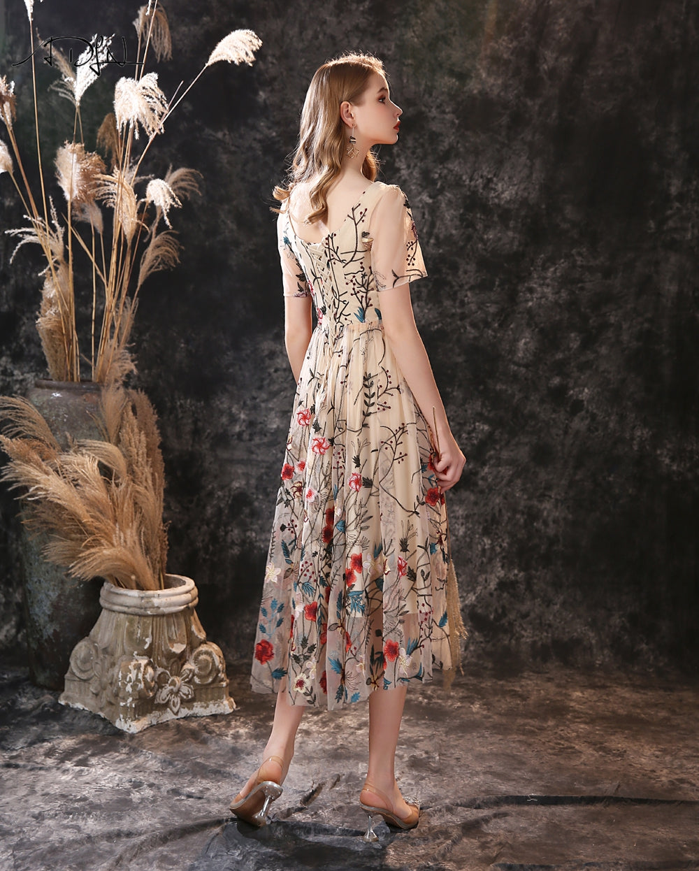 Vestido de Festa Longo Florido em Renda Vintage Curto (Pronta Entrega)