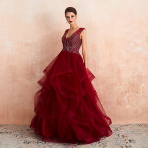 Vestido de Festa Luxo com Tule em Camadas e Decoração em Cristais - (Pronta Entrega)
