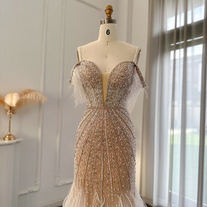 Vestido de Festa Longo Luxuoso com Detalhes em Cristais e Plumas