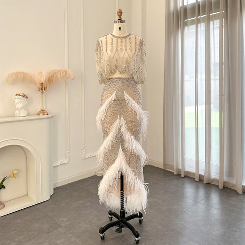 Vestido de Festa Alta Costura em Duas Peças Decorado com Strass e Plumas