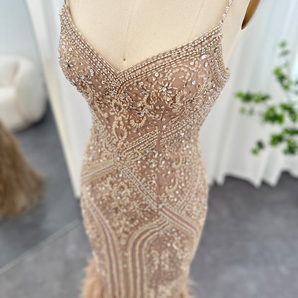 Vestido de Festa Longo Champanhe com Plumas e Cristais - Modelo Especial