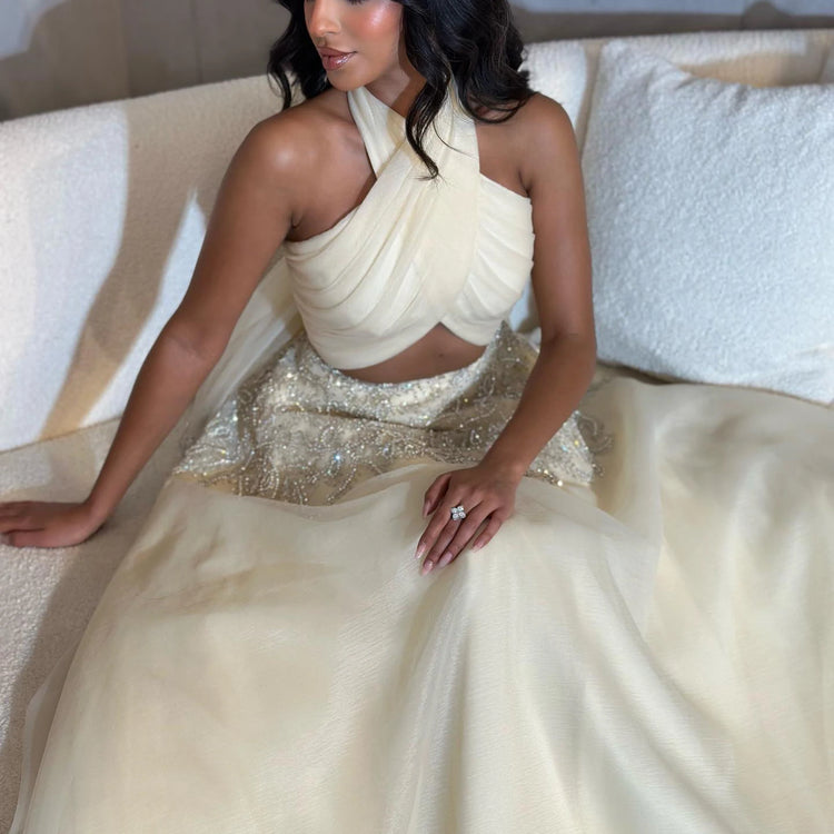 Vestido de Noiva Luxo Decorado com Cristais Delicados