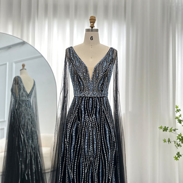 Vestido de Festa Luxo Decorado em Cristais e com Manga Capa