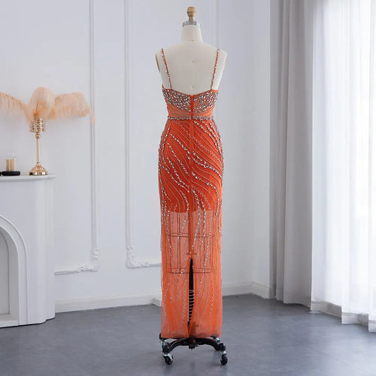 Vestido de Festa Adornado em Cristais com Alça