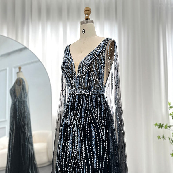 Vestido de Festa Luxo Decorado em Cristais e com Manga Capa