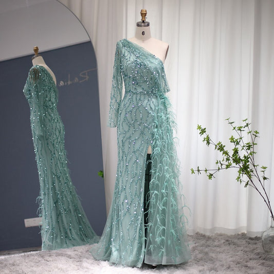 Vestido de Festa Decorado com Plumas e Bordados Versalhes - Modelo Especial