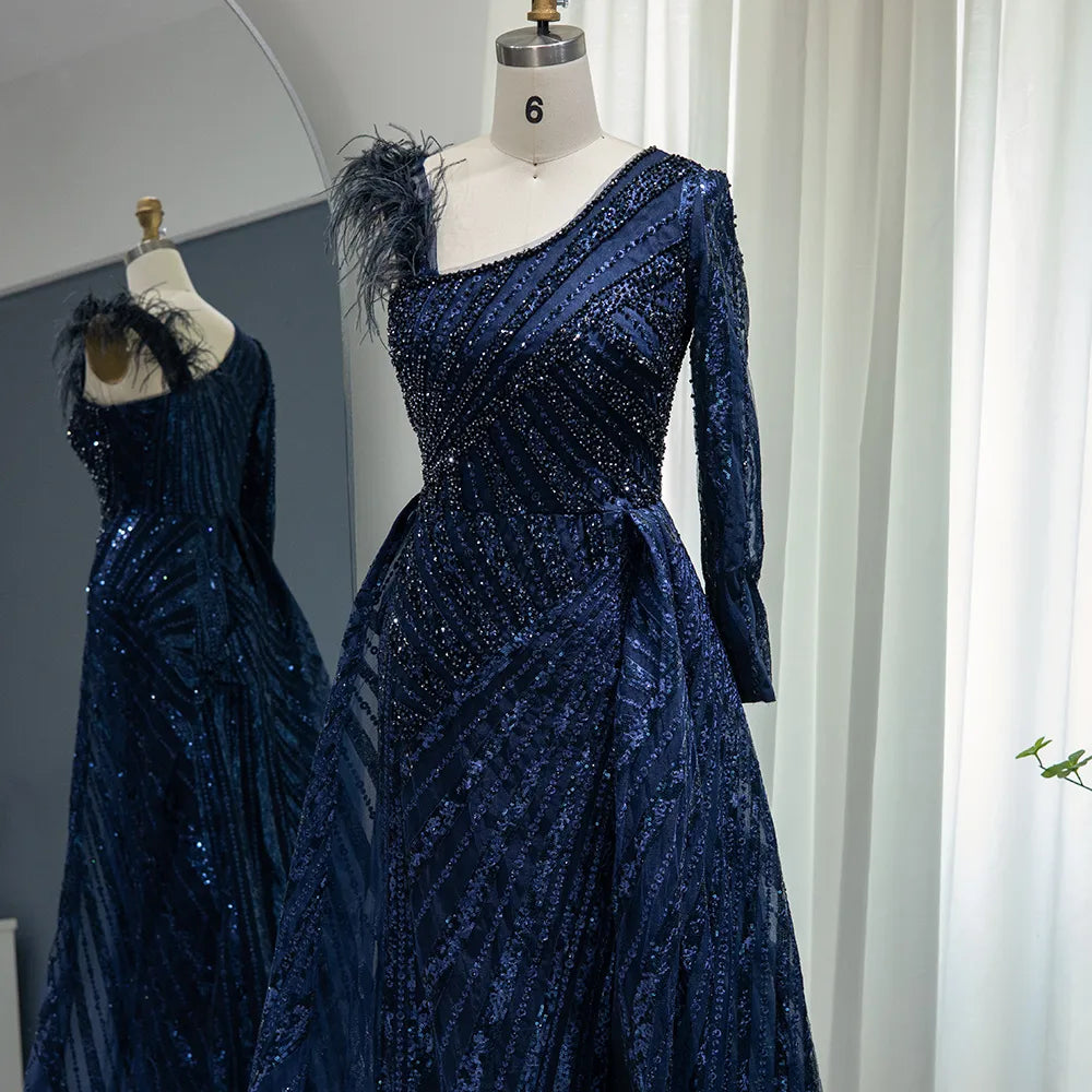 Vestido de Festa com Pluma Adornado com Brilho - Modelo Especial