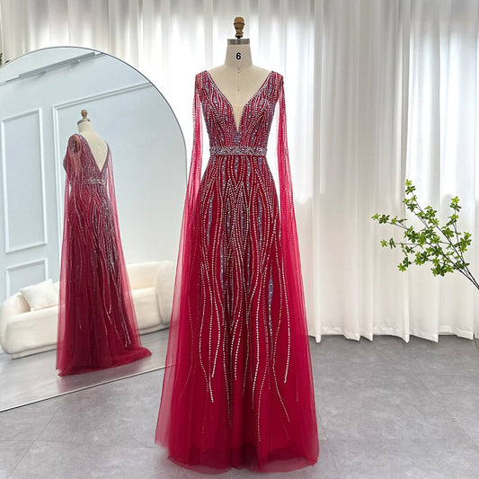Vestido de Festa Luxo Decorado em Cristais e com Manga Capa
