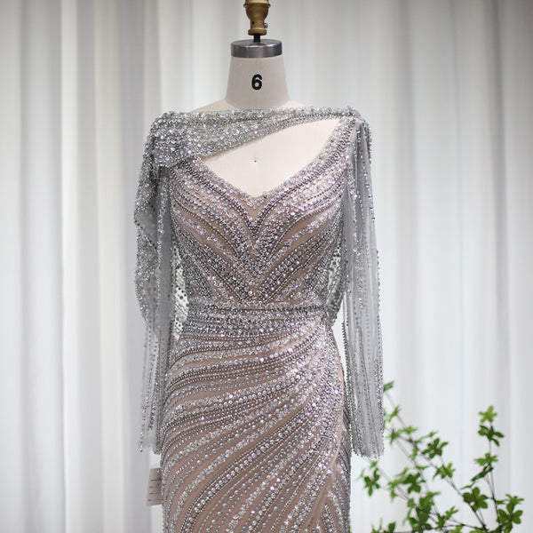 Vestido de Festa Luxo Clássico com Cravejado em Cristais com Manta - Modelo Especial
