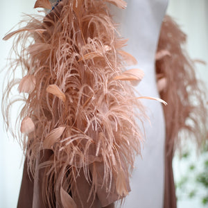 Vestido de Festa Luxo Decorado com Plumas Rosa Empoeirado - Modelo Especial