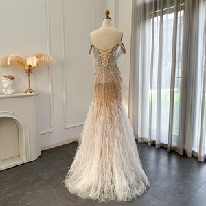 Vestido de Festa Longo Luxuoso com Detalhes em Cristais e Plumas