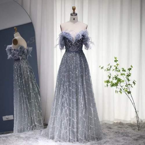 Vestido de Festa Longo com Decote com Plumas - Modelo Especial