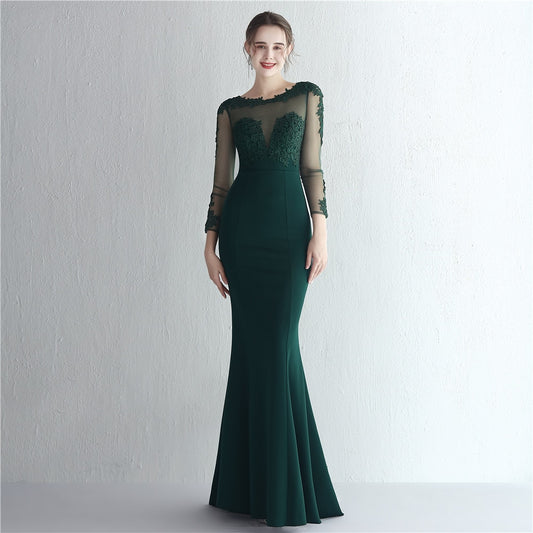 Vestido de Festa Longo com Detalhes em Renda e Apliques Florais Verde