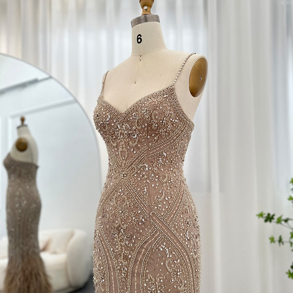Vestido de Festa Longo Champanhe com Plumas e Cristais - Modelo Especial