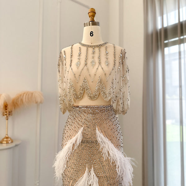 Vestido de Festa Alta Costura em Duas Peças Decorado com Strass e Plumas
