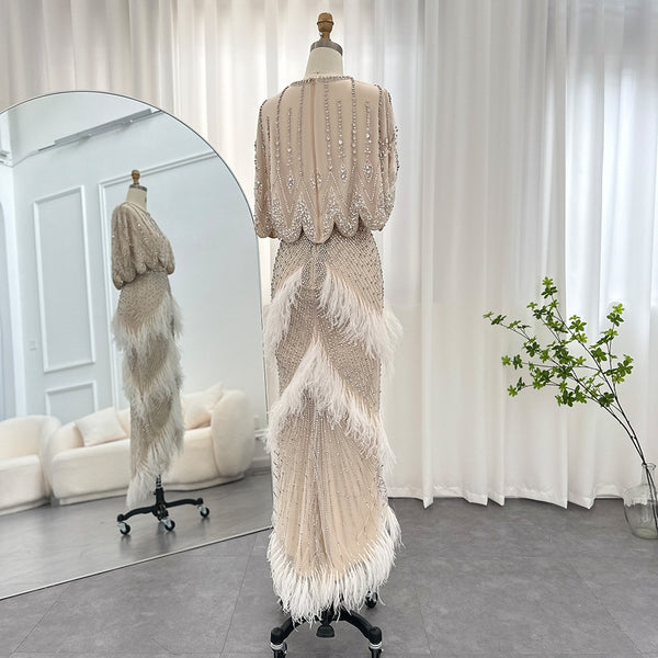 Vestido de Festa Alta Costura em Duas Peças Decorado com Strass e Plumas