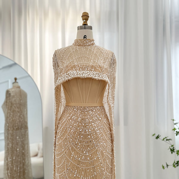 Vestido de Festa Luxuoso com Pérolas e Capa