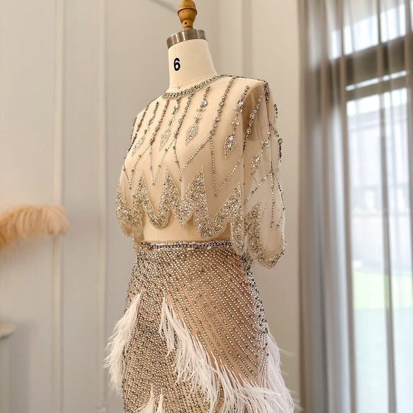 Vestido de Festa Alta Costura em Duas Peças Decorado com Strass e Plumas