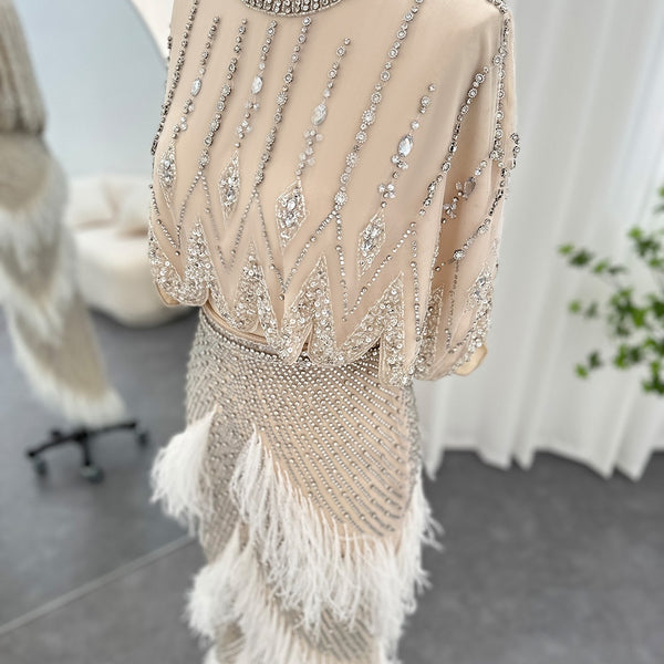 Vestido de Festa Alta Costura em Duas Peças Decorado com Strass e Plumas