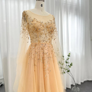 Vestido de Festa Dourado com Manga Detalhada - Modelo Especial