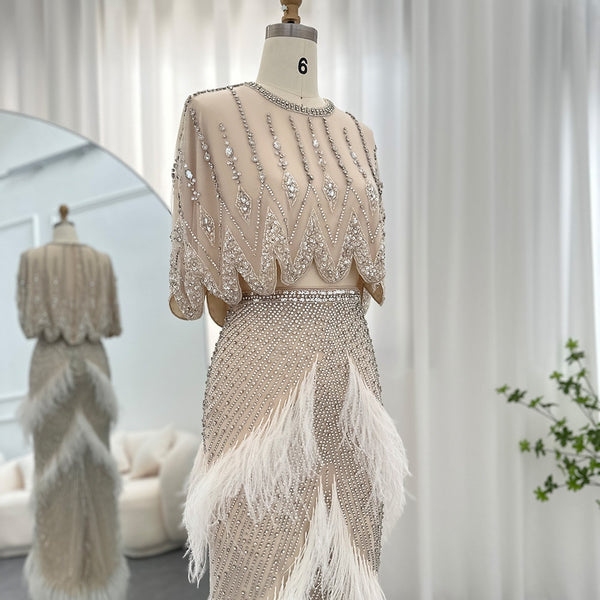 Vestido de Festa Alta Costura em Duas Peças Decorado com Strass e Plumas