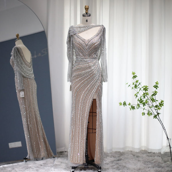 Vestido de Festa Luxo Clássico com Cravejado em Cristais com Manta - Modelo Especial