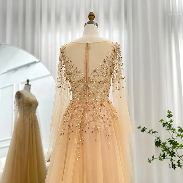 Vestido de Festa Dourado com Manga Detalhada - Modelo Especial