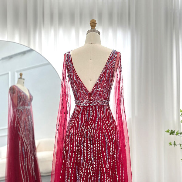 Vestido de Festa Luxo Decorado em Cristais e com Manga Capa