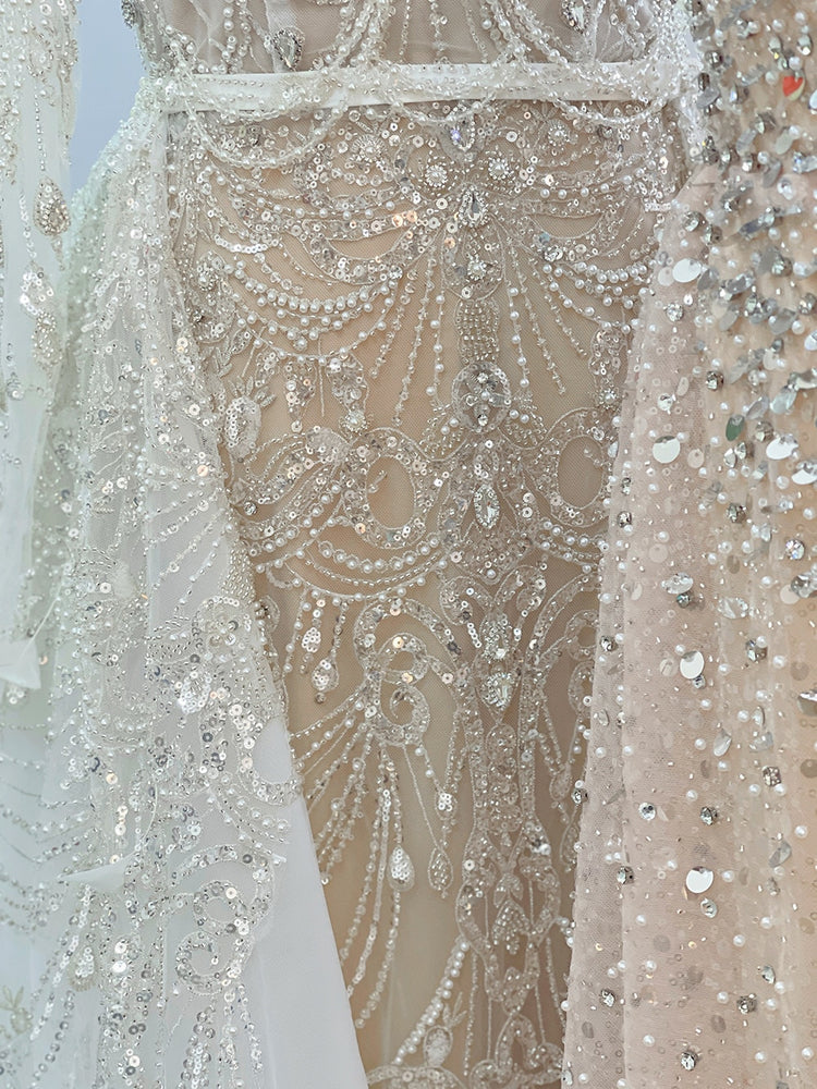 Vestido de Noiva Luxo Deslumbrante Detalhado em Pérolas, Cristais e Plumas - Modelo Especial