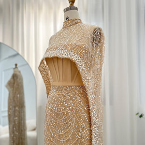 Vestido de Festa Luxuoso com Pérolas e Capa