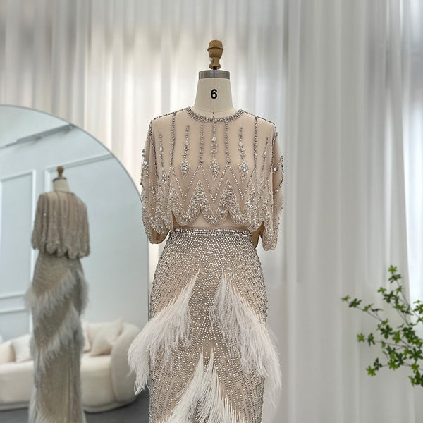 Vestido de Festa Alta Costura em Duas Peças Decorado com Strass e Plumas