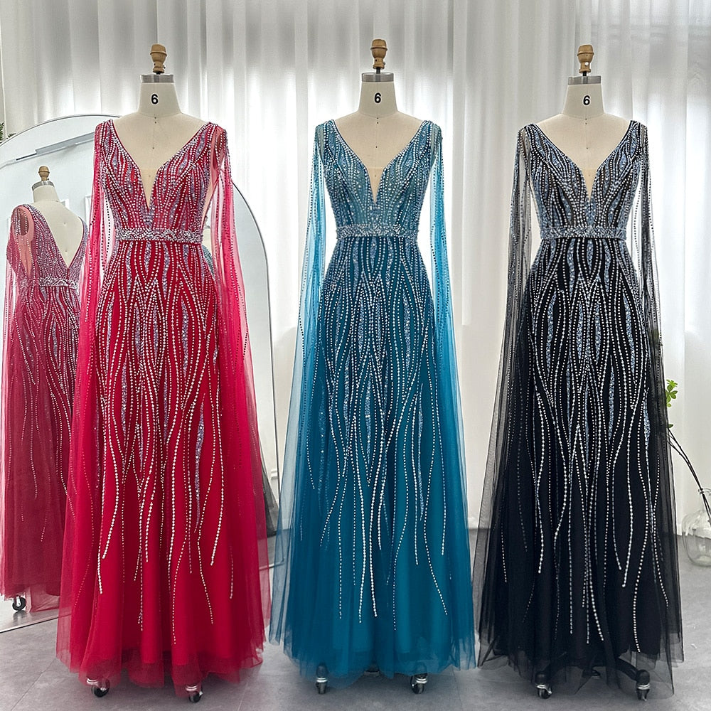 Vestido de Festa Luxo Decorado em Cristais e com Manga Capa